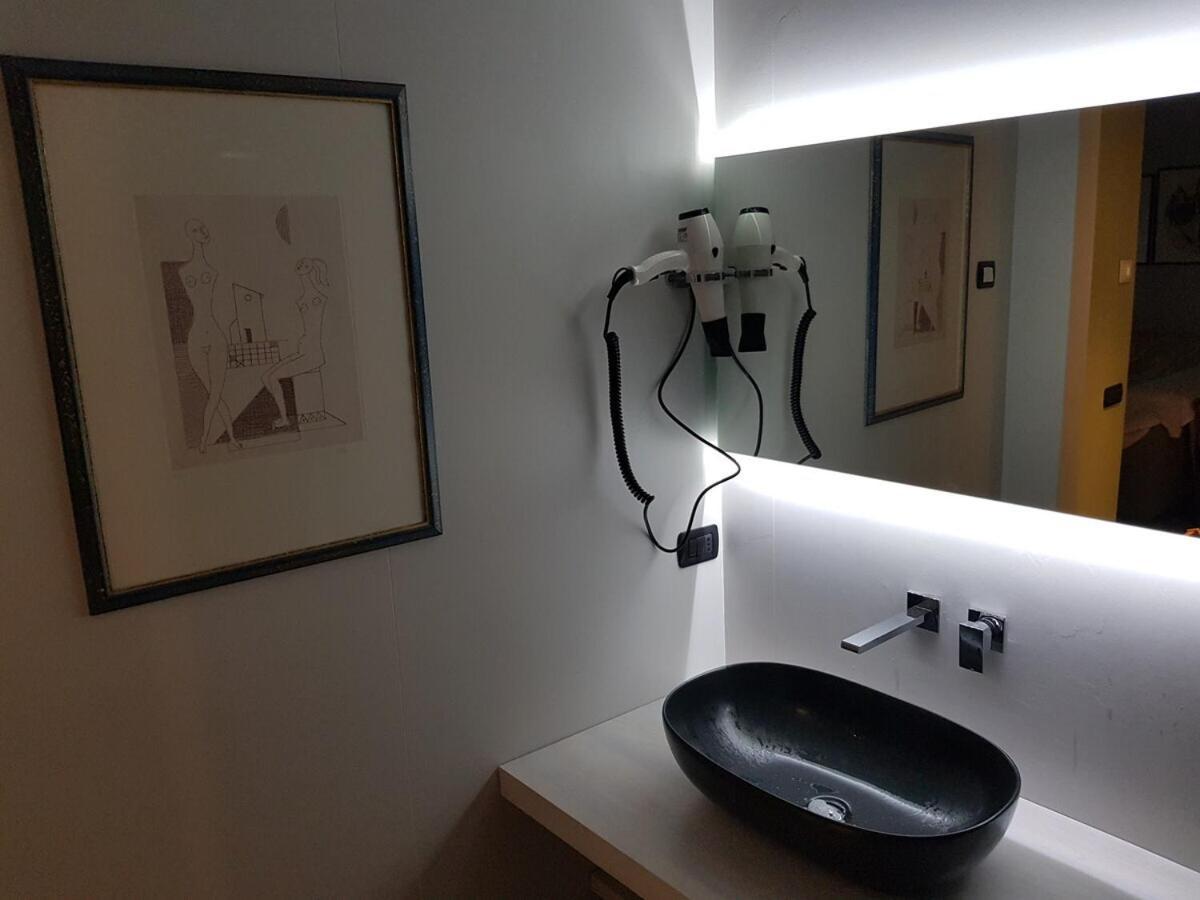 Chocolat La Mairie Appartement Omegna Kamer foto